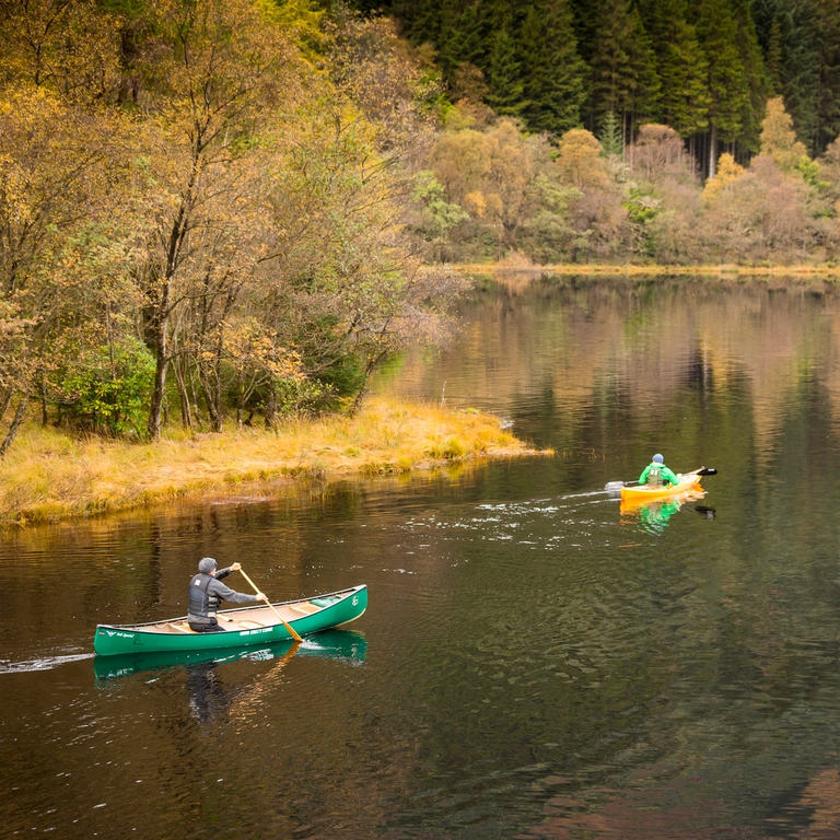 Kayakers on Loch Chon. A loch situated between Kinlochard and Inversnaid in the Loch Lomond & The Trossachs National Park