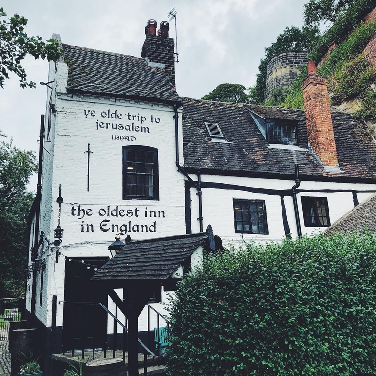 Spring-Underground haunts at England's oldest(perhaps) pub