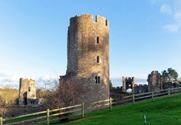 Farleigh Hungerford Castle