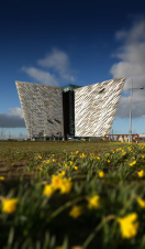 Vue extérieure du bâtiment du musée du Titanic à Belfast