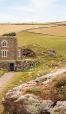 A longshot view of Doyden Castle in Cornwall