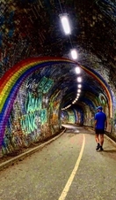 Walking throught Colinton Tunnel