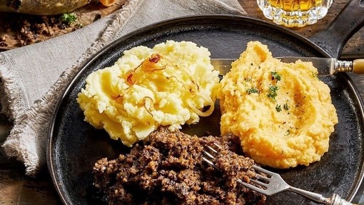 Plate of haggis, one of Scotland's national dishes