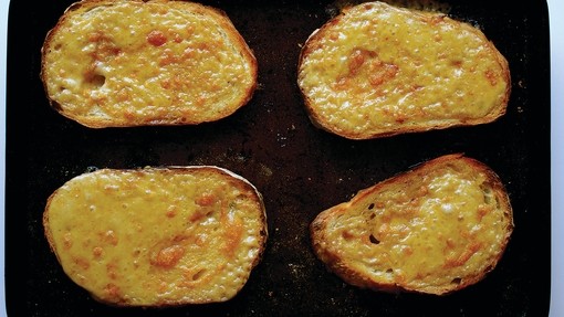 Welsh rarebit with laverbread ale