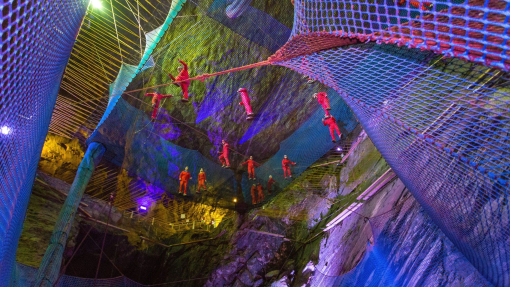 L'attraction Bounce Below à Zip World Fforest, au Pays de Galles