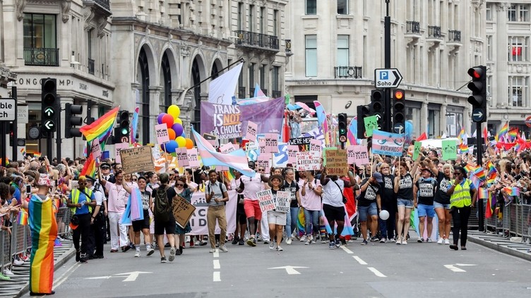 Asistentes al desfile durante el Orgullo en Londres en julio de 2019