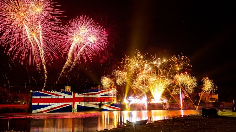 Fogos de artifício no Castelo de Leeds