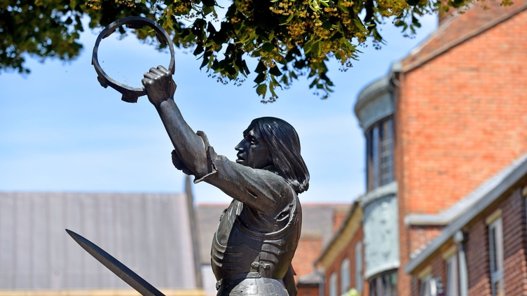 The King Richard III statue in Leicester